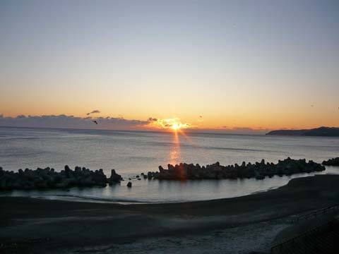 三陸海岸の朝日