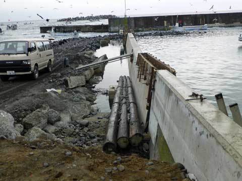 宿戸漁港の堤防復旧
